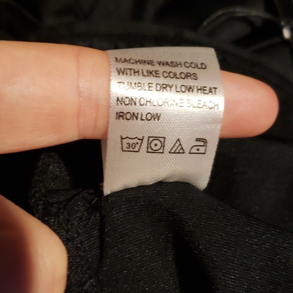 Tail Doubles Black Flounce Skort Size M - Picture 9 of 9